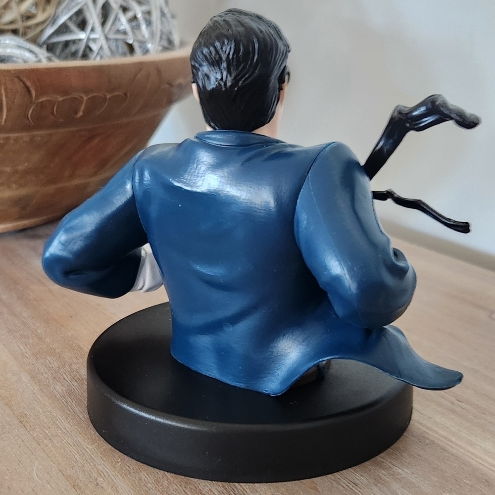 🦸‍♂️Superman Vinyl Figure – Clark Kent Transformation – CultureFly – Open Box - Picture 12 of 16